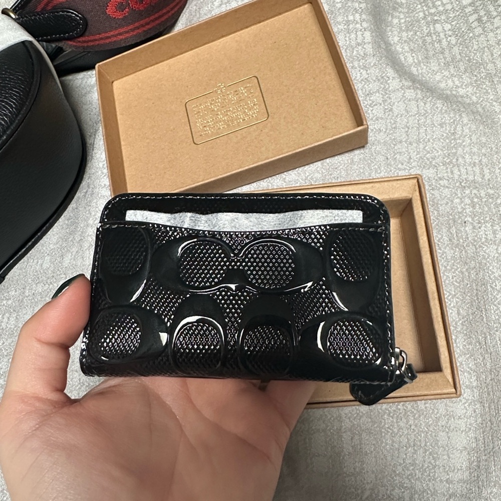 Coach Small Zip Around Card Case Patent Leather *BRAND NEW* - Picture 4 of 6